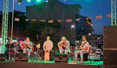 (FOTO) Duo gitara u centru: Povrtak Korzu počinje poznatim tonovima