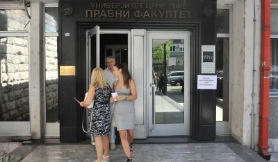Правни факултет