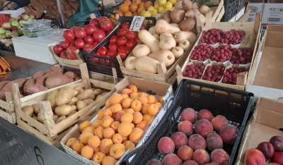 Na zelenoj pijaci u Ginta&scaron;u kilogram nektarina dva i po eura