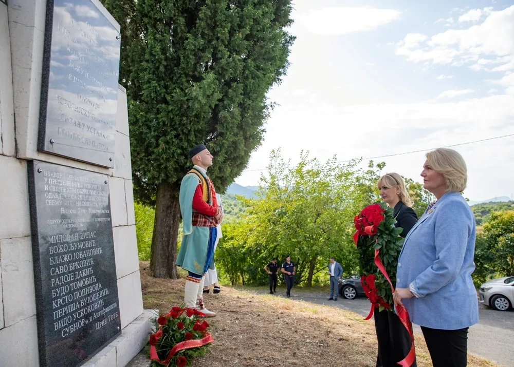 Injac i Borovinić Bojović položile vijenac 