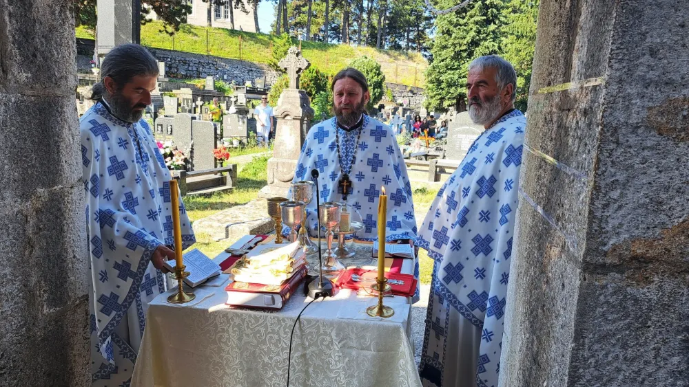 (FOTO) Nik&scaron;ić: Slava hrama Svetih apostola Petra i Pavla &ndash; Petrovdan