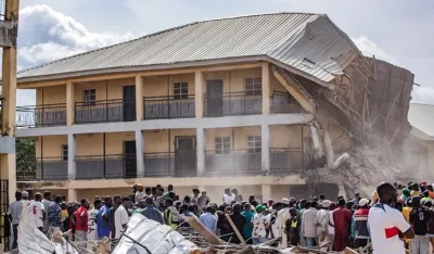 Sru&scaron;ila se &scaron;kolska zgrada tokom nastave u Nigeriji