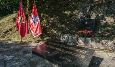 Položen vijenac na Spomen-kosturnicu povodom obilježavanja 13. jula