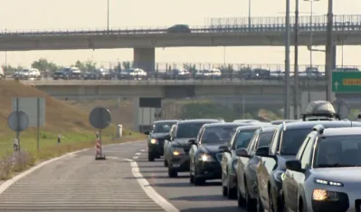 U Hrvatskoj nezapamćene gužve: Kolone vozila dugačke i po deset kilometara