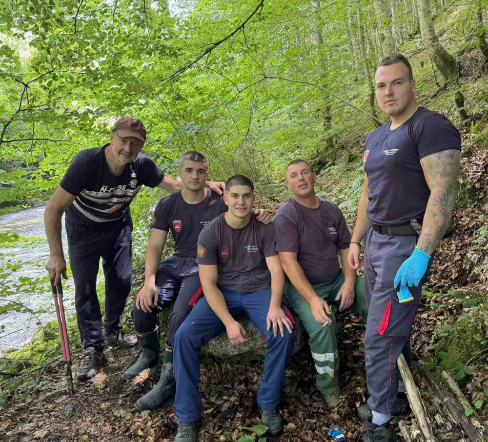 Zaposleni Službe za&scaron;tite i spasavanja i TO Bijelo Polje čistili stazu prema Đalovića pećini