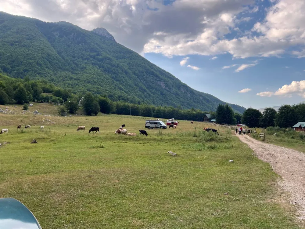 Dolina Grebaje i ovog ljeta privlači brojne posjetioce: Oaza mira i ti&scaron;ine ispod Prokletija