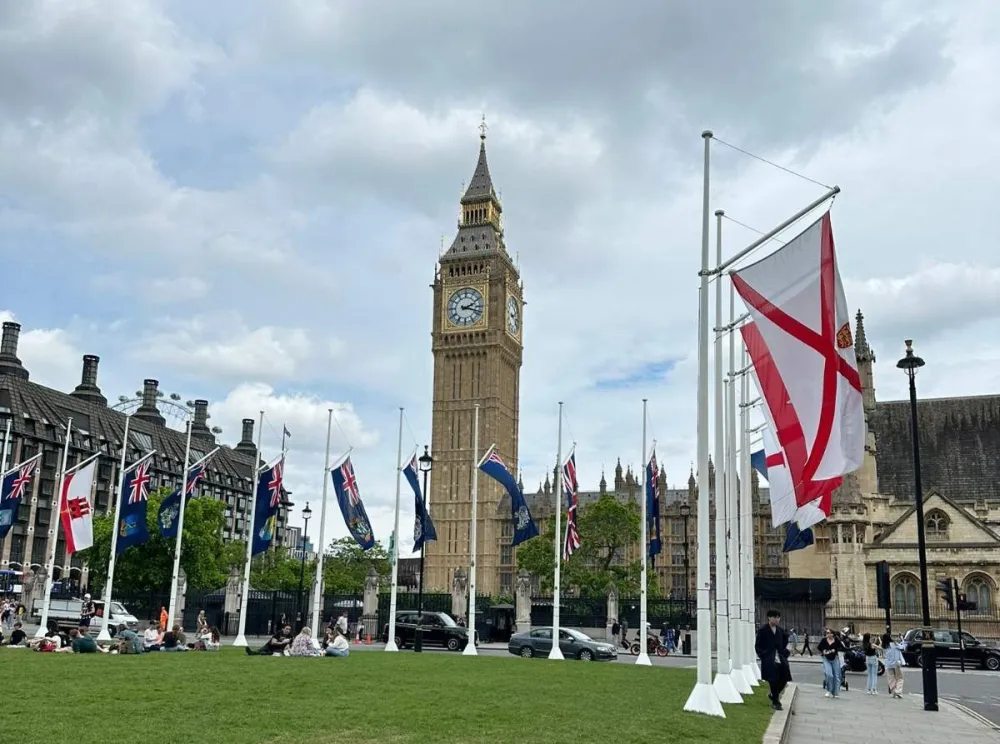 Ogla&scaron;avanjem Big Bena označilo je početak obraćanja kralja Čarlsa Trećeg u britanskom parlamentu