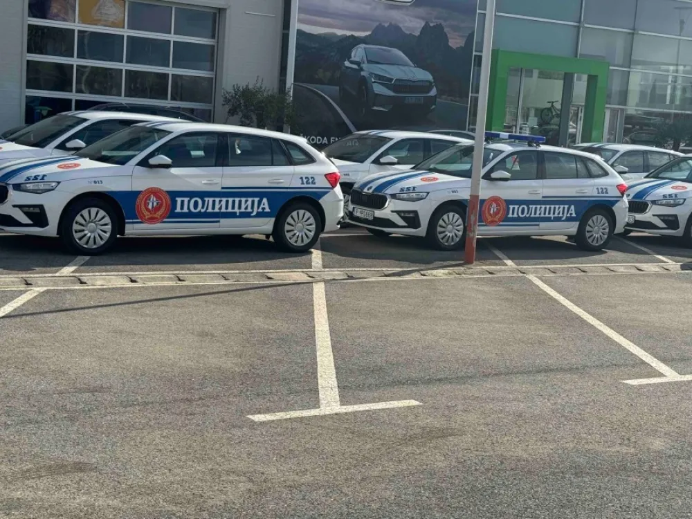Nova policijska vozila (Foto: Portal RTCG)