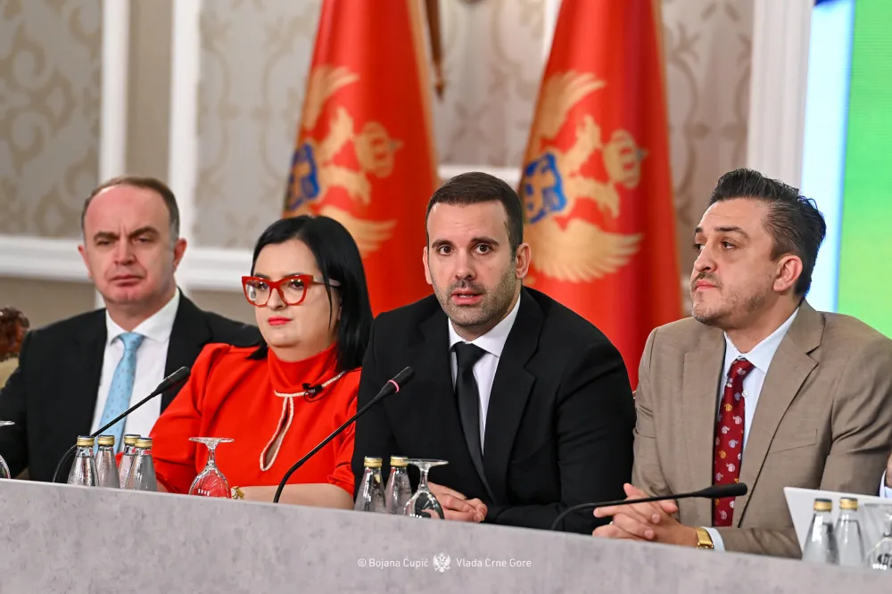 Dio radnika prevaren, umјesto obećanog rasta zarade od 25 odsto, dobili povećanje od 6 odsto