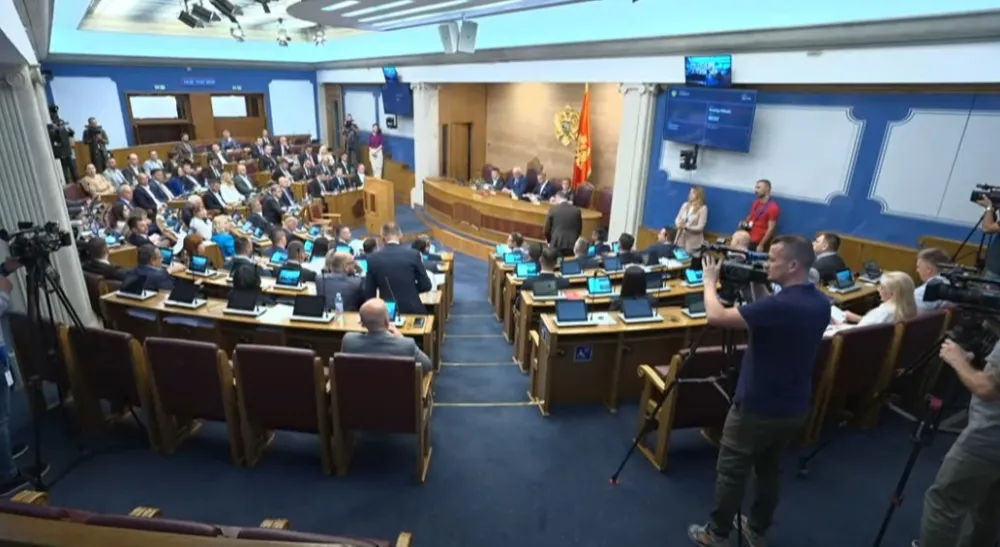 (UŽIVO/VIDEO) Spajić ide na otvaranje OI, premijerski sat se neće održati 26. jula