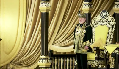 Krunisan sultan u Maleziji
