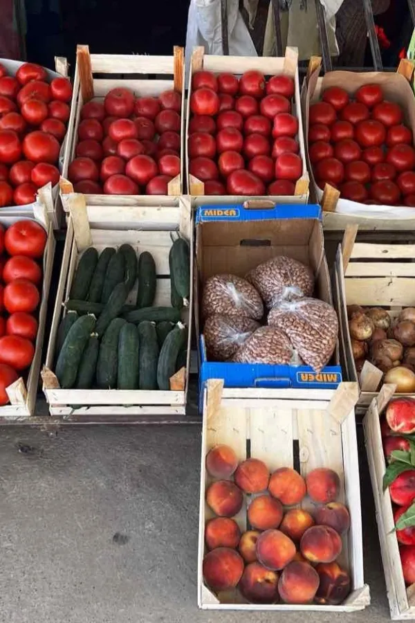 Na Kamionskoj pijaci poskupili paradajz i krastavac