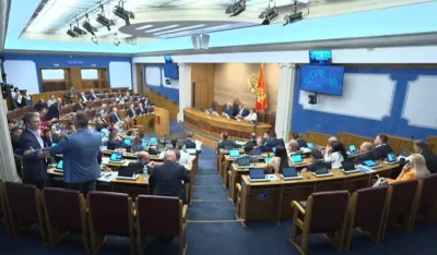 (VIDEO) Skup&scaron;tina usvojila Predlog o rekonstrukciji Vlade, opozicija nije prisustvovala glasanju