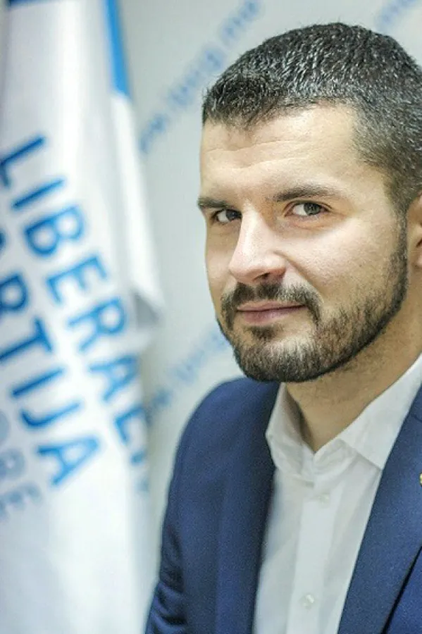 Borančić: BS ima pravo na posrnuće ali ne i da Crnu Goru vuče u posrnuće
