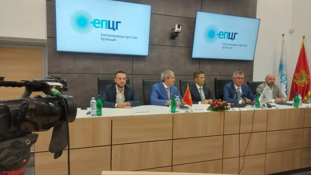 Potpisan ugovor za zakup Željezare, uložiće blizu 37 miliona