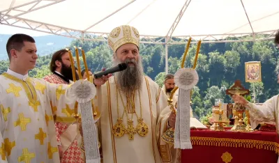 Patrijarh Porfirije služio liturgiju u čast stradalih Srba u Velici