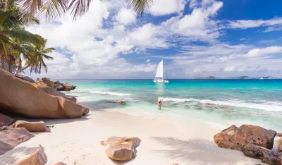 Na jugu sunčano i veoma toplo, na sjeveru promjenljivo oblačno i moguća ki&scaron;a