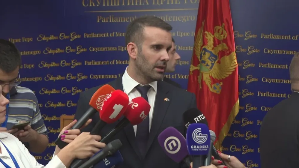 Spajić: Nećemo moći da zakažemo naknadno premijerski sat, odgovori će biti na sajtu&nbsp;