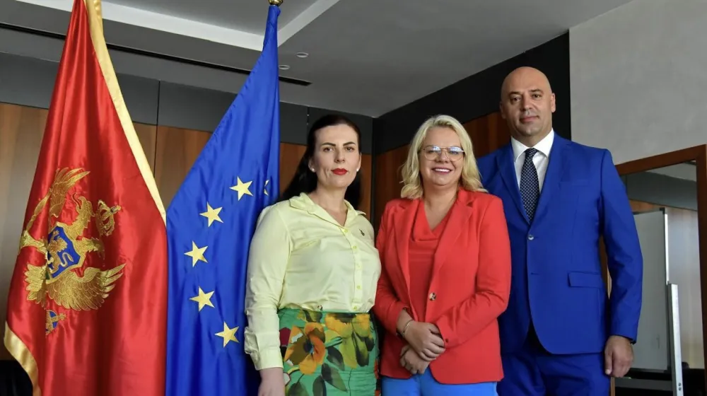 Vukićević&nbsp;&nbsp;podržala pojačavanje avio-dostupnost na&scaron;e države od 2025.