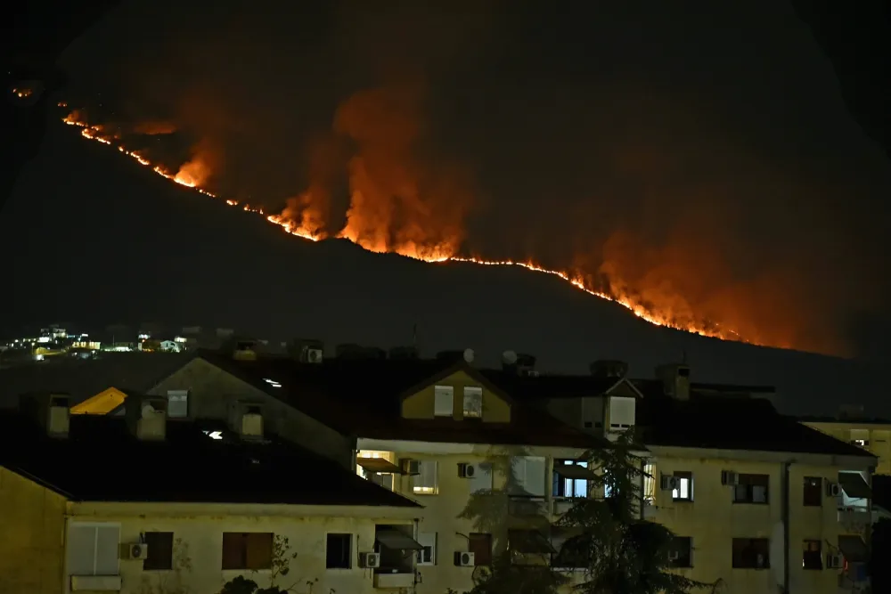 Požar na području Podgorice, Zete i Tuzi, vatrogasci na terenu