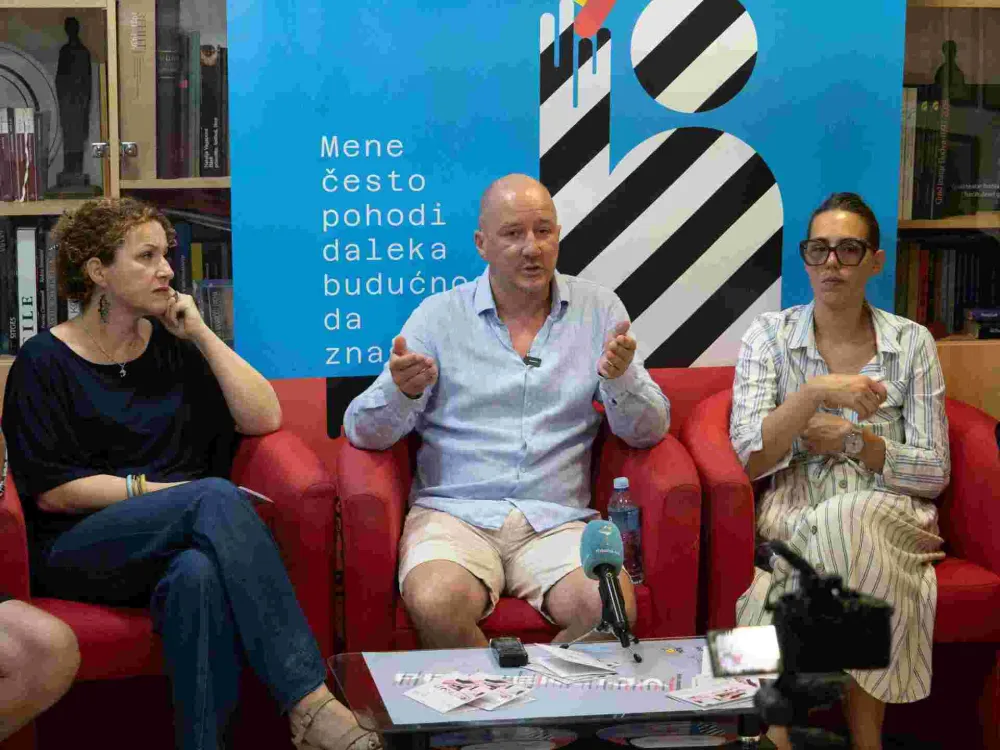 Press PROTEKCIJA GRAD TEATAR