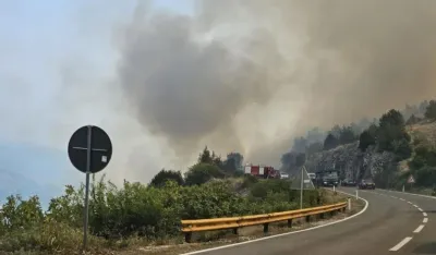 Vi&scaron;e požara na području Nik&scaron;ića, bile ugrožene i kuće