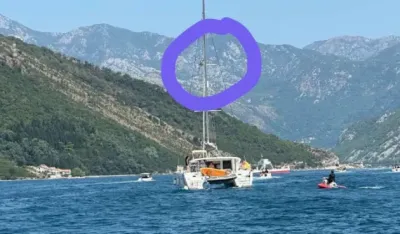 Dron &bdquo;sletio&ldquo; u jarbole katamarana, turisti doživjeli traumu