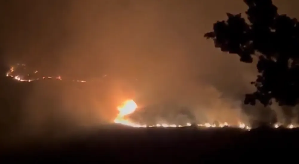 (VIDEO) Požar nadomak kuća u Reževićima