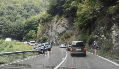 Vozilo sletjelo sa puta Kola&scaron;in &ndash; Mojkovac