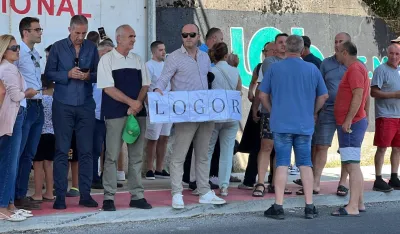 (FOTO) Mje&scaron;tani Kuća Rakića traže ostavku direktora Vodovoda Tuzi