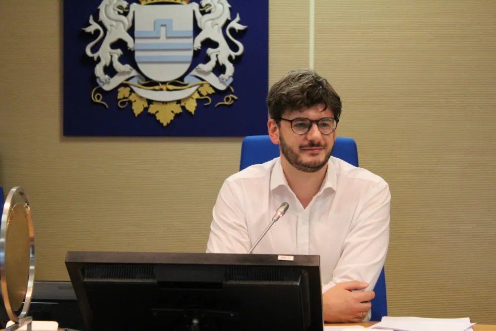 Čarapić: Uvesti autobuski prevoz od Podgorice do aerodroma