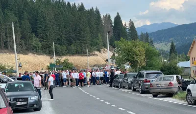 Drvoprerađivači najavili radikalnije mjere ukoliko se ne poni&scaron;ti tender Uprave za &scaron;ume: Kamione će parkirati pred Vladu