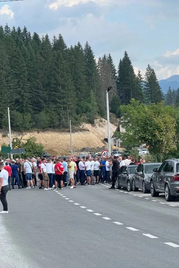 Drvoprerađivači najavili radikalnije mjere ukoliko se ne poni&scaron;ti tender Uprave za &scaron;ume: Kamione će parkirati pred Vladu