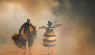 Сцена из представе "Будућност"