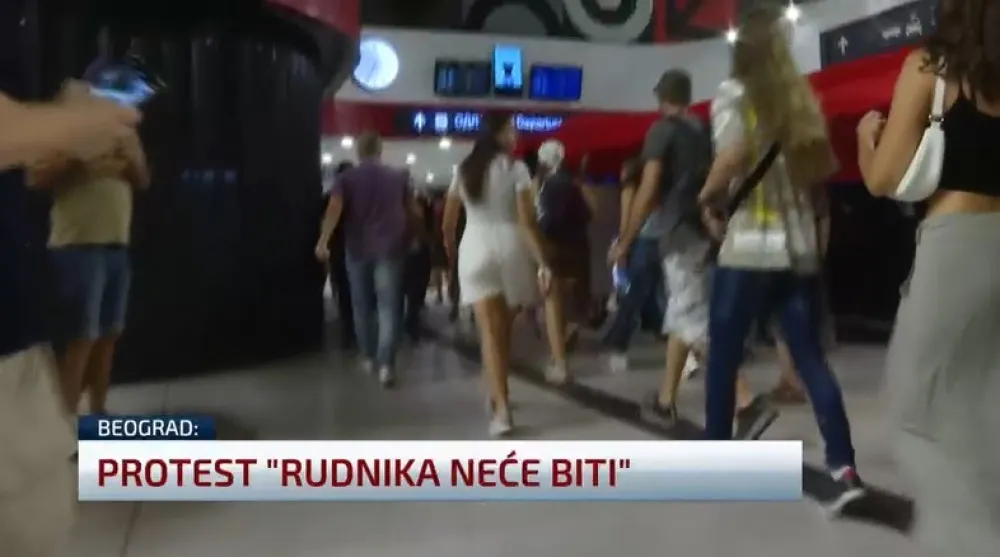 Studenti u&scaron;li u zgradu Prokopa, blokirali prugu