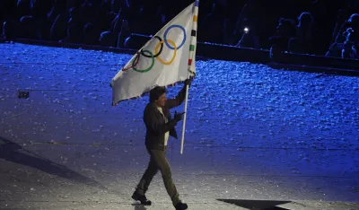 Tom Kruz odnio olimpijsku zastavu u "grad anđela"
