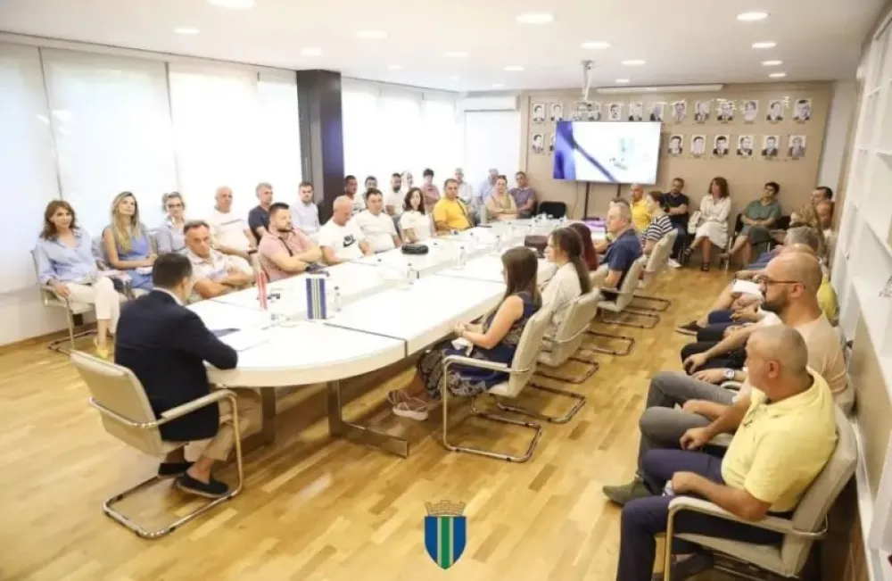 Op&scaron;tina Bar izdvojila 180.000 eura za djecu i đake