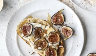 Slatko-slani tost sa smokvama savr&scaron;ena ljetnja užina