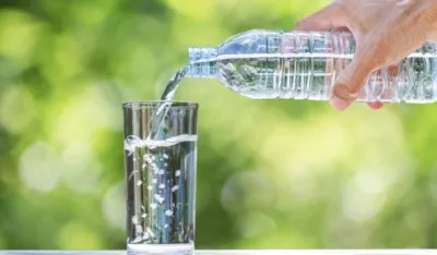 Voda iz plastičnih fla&scaron;a povećava krvni ptitisak