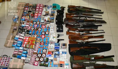 Od osumnjičenog za nasilje oduzeto 20 komada oružja i preko 9.000 komada municije