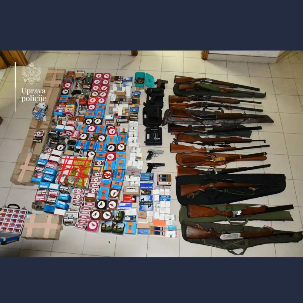 Od osumnjičenog za nasilje oduzeto 20 komada oružja i preko 9.000 komada municije