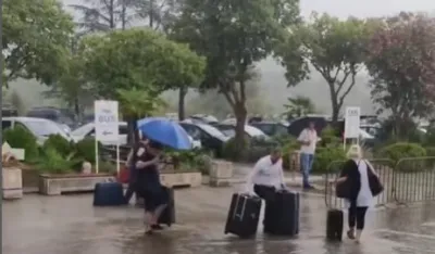 Putnike na tivatskom aerodromu "dočekuju" lokve