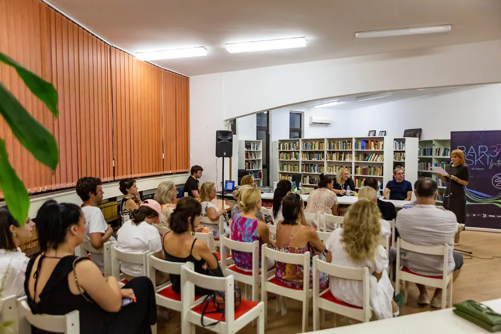 Proza јe ogromno boјno polje