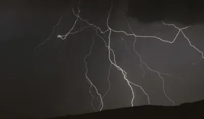 U Grčkoj zabilježene 32.000 udara groma za 24 sata