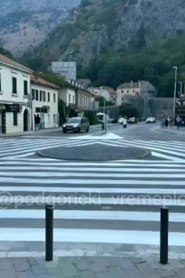 (VIDEO) Kružni tok u Kotoru zbunio vozače