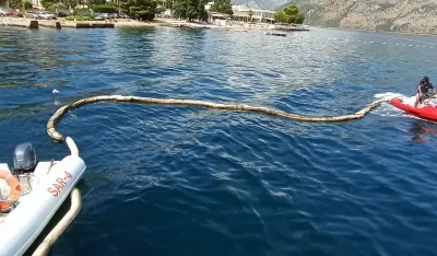 (FOTO) UPSUL: Brzo i efiksno pokupljeno ulje izliveno u more