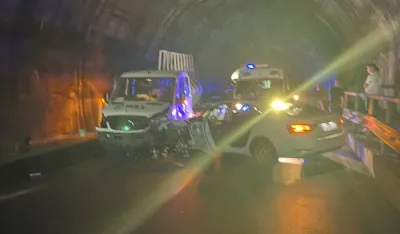 Saobraćajna nezgoda kod tunela Mogren: Povrijeđene tri osobe