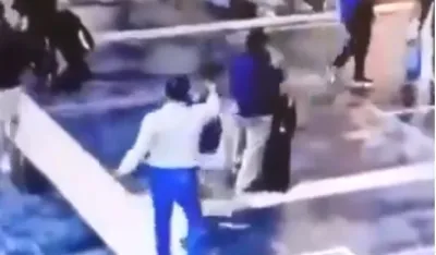 (UZNEMIRUJUĆE) Kamere zabilježile ubistvo: Mu&scaron;karac brutalno likvidiran na&nbsp;željezničkoj stanici