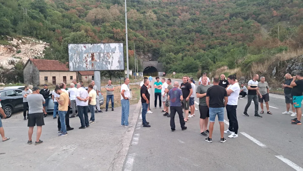 Budo&scaron; ponovo blokiran, u ponedeljak sastanak mjestana sa čelnicima Оp&scaron;tine Nik&scaron;ić