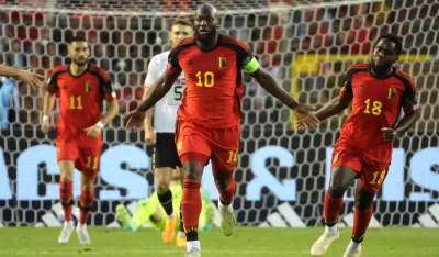 epa10697273 Belgium's Romelu Lukaku (C) celebrates scoring the 1-1 equalliser goal during the UEFA EURO 2024 qualifying match between Belgium and Austria, in Brussels, Belgium, 17 June 2023. EPA-EFE/OLIVIER MATTHYS